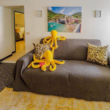 Mainetta Sea View Apartment With Ac ヴェルナッツァ エクステリア 写真